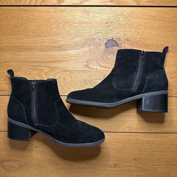 Clark’s black booties - Picture 1 of 6